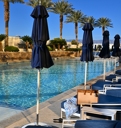 Exterior & Pool